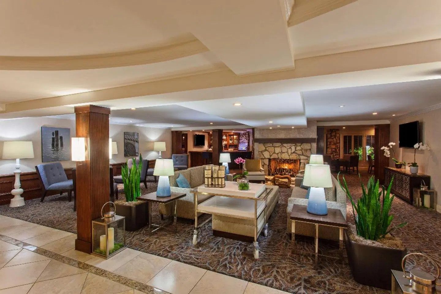 Hilton Garden Inn Monterey LOUNGE_LOBBY