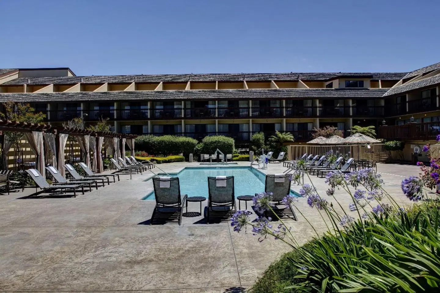 Hilton Garden Inn Monterey OUTDOOR_POOL