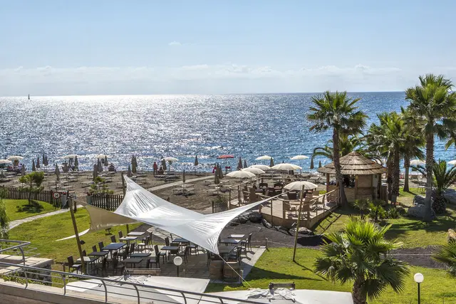 Aregai Marina Hotel & Residence Strand
