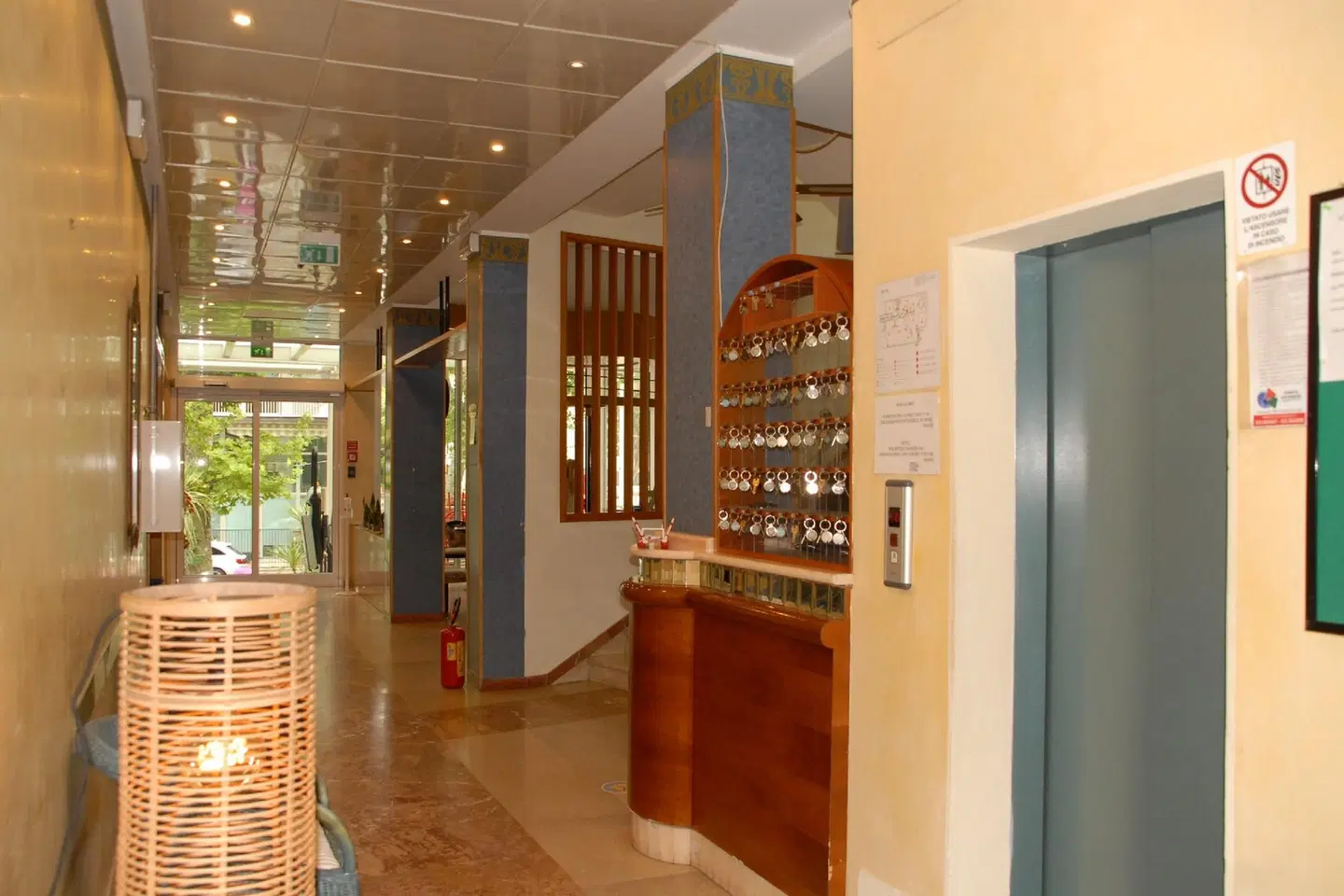 Hotel Arno LOUNGE_LOBBY