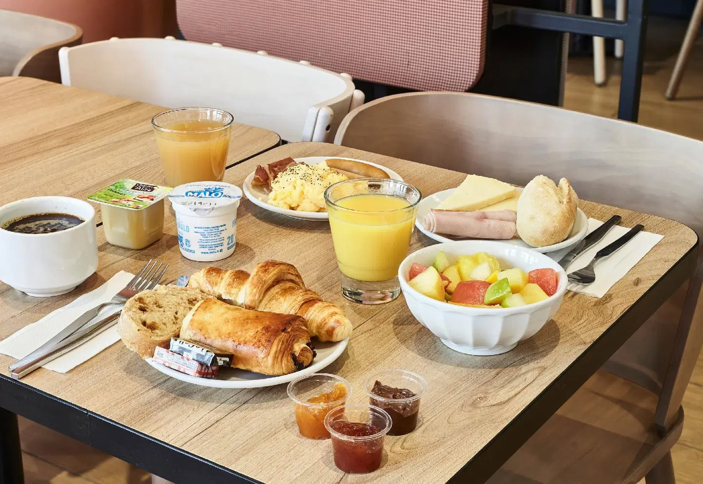 B&B Hotel Argenteuil Restaurant