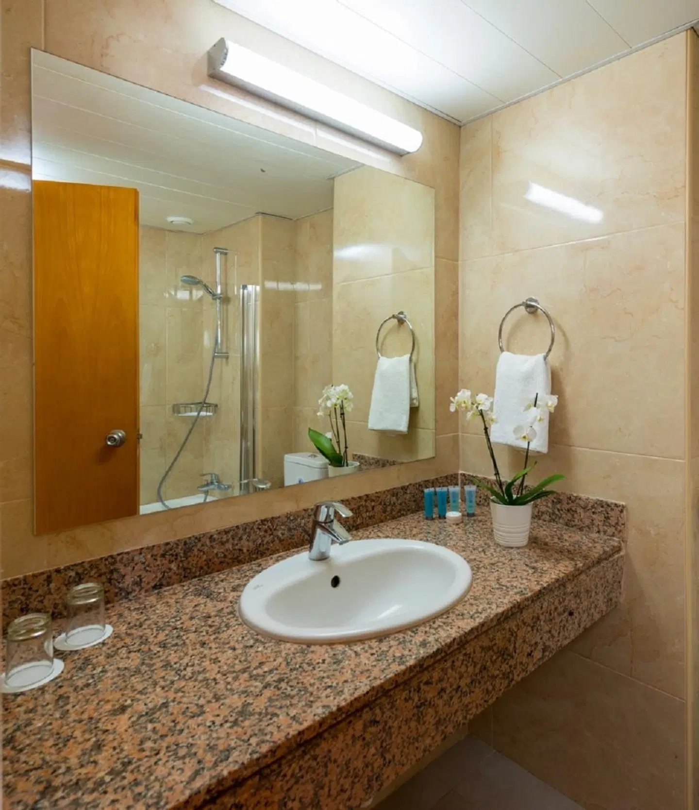 Ascos Coral Beach Hotel Badezimmer