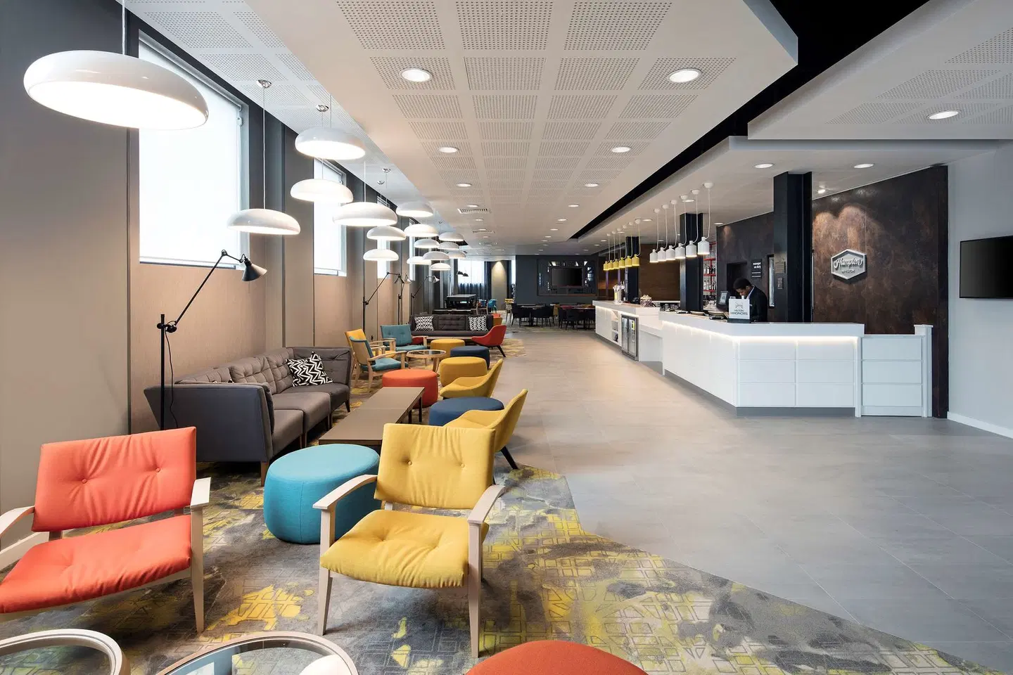 Hampton by Hilton London Docklands Bar