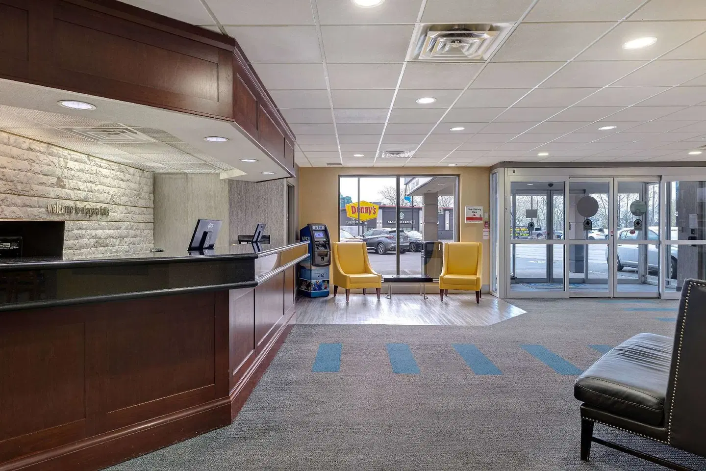 Days Inn by Wyndham Niagara Falls Near The Falls LOUNGE_LOBBY