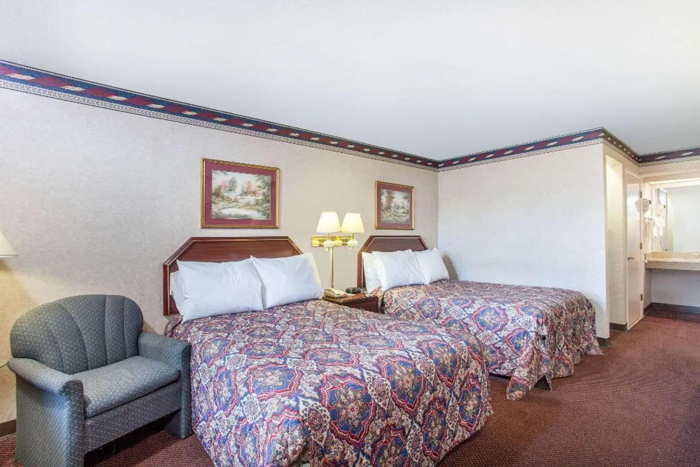 Days Inn by Wyndham Saint Pauls ROOM_EXAMPLE