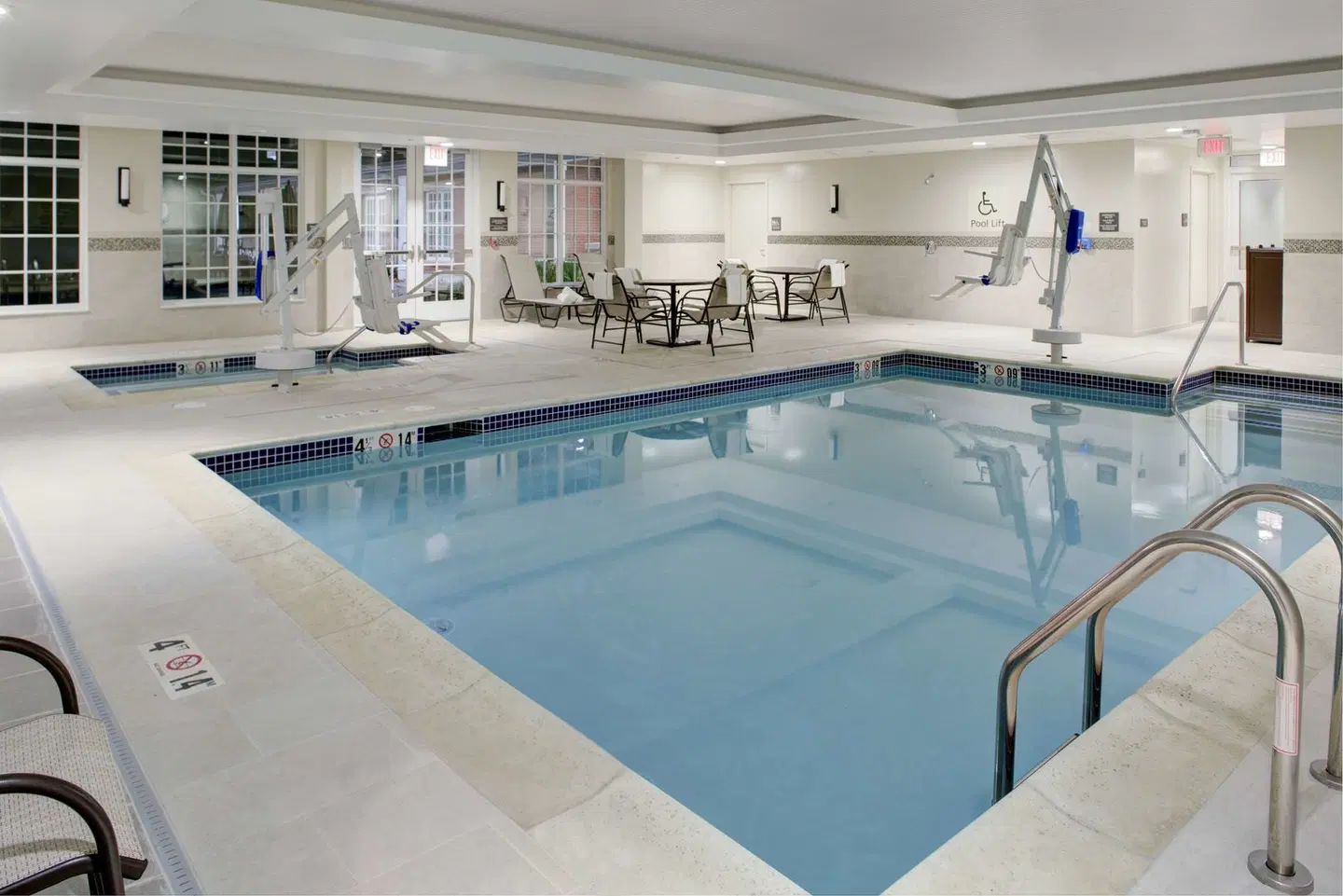 Hampton Inn & Suites Manchester Hallenbad