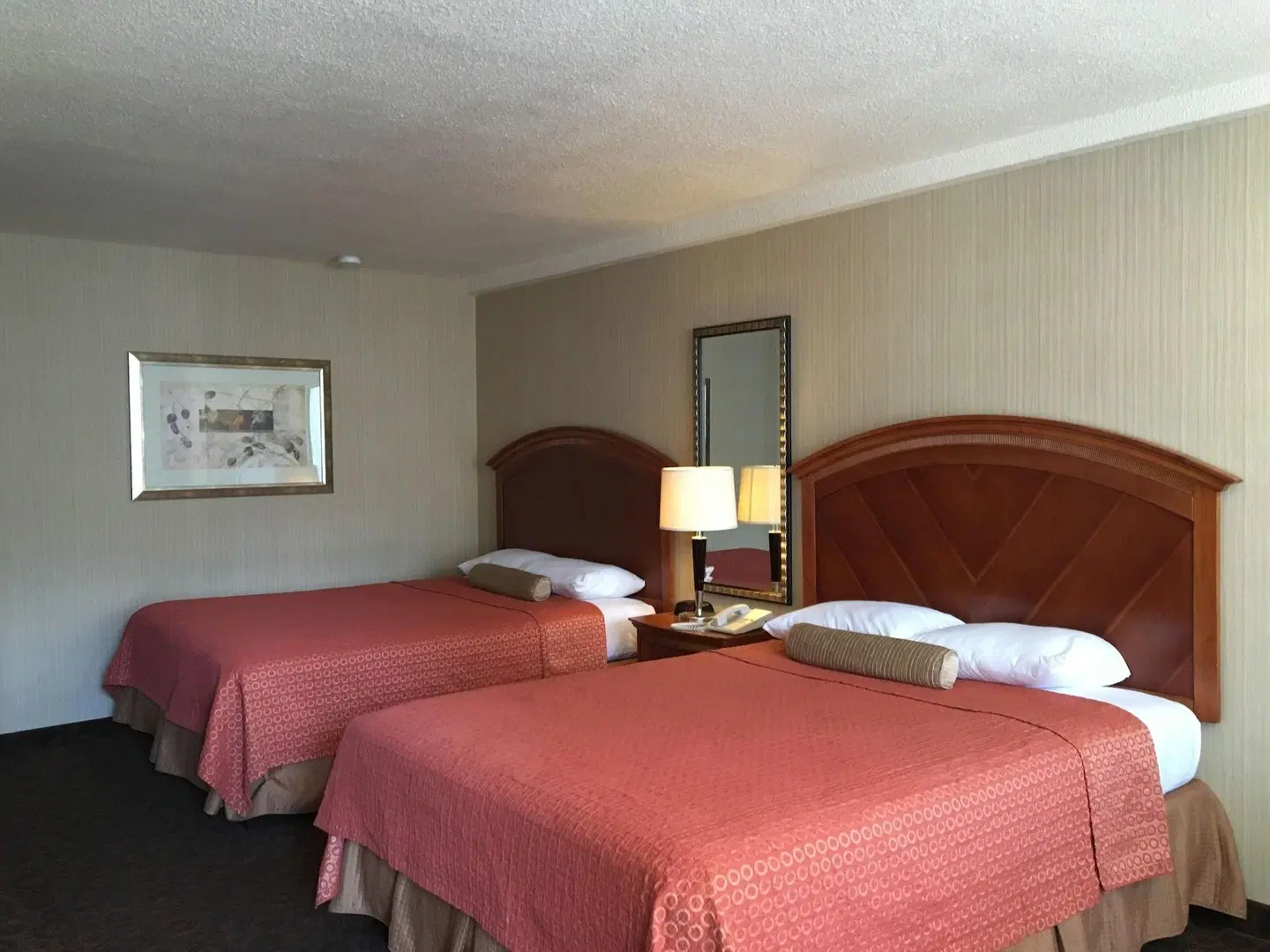 Royal Pacific Motor Inn ROOM_EXAMPLE