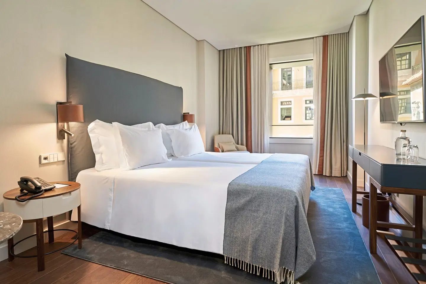 PortoBay Flores ROOM_EXAMPLE