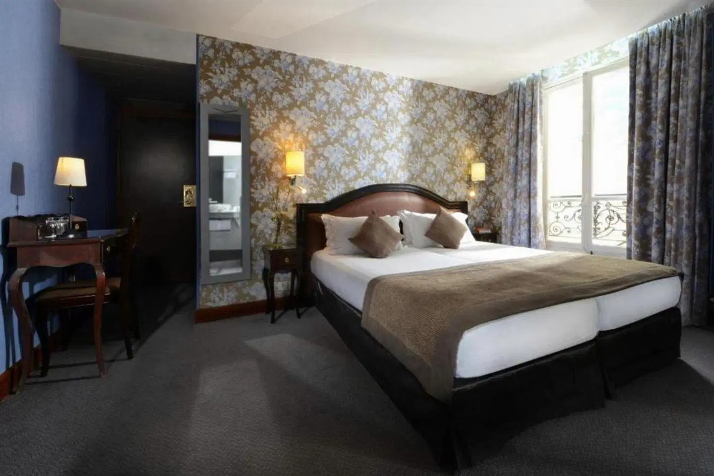 Royal Saint Germain ROOM_EXAMPLE