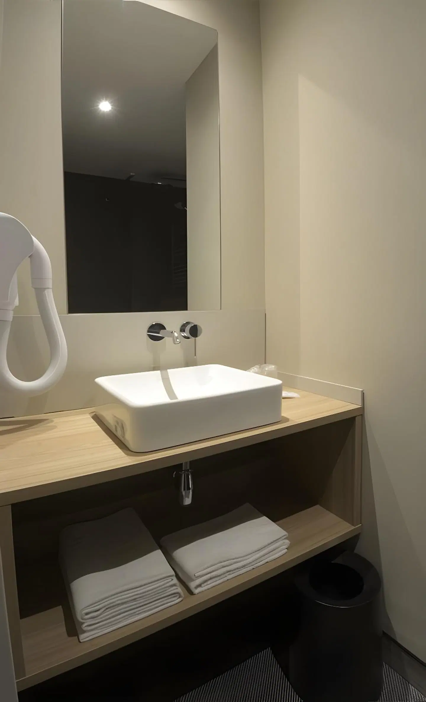 37 Lodge La Défense Courbevoie Badezimmer