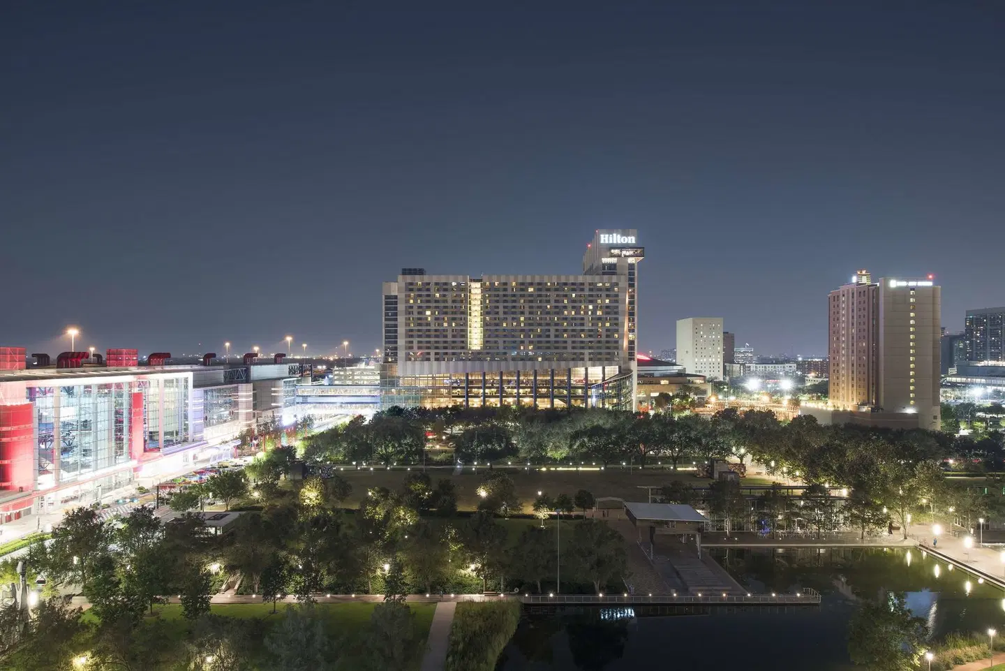 Hilton Americas Houston EXTERIOR
