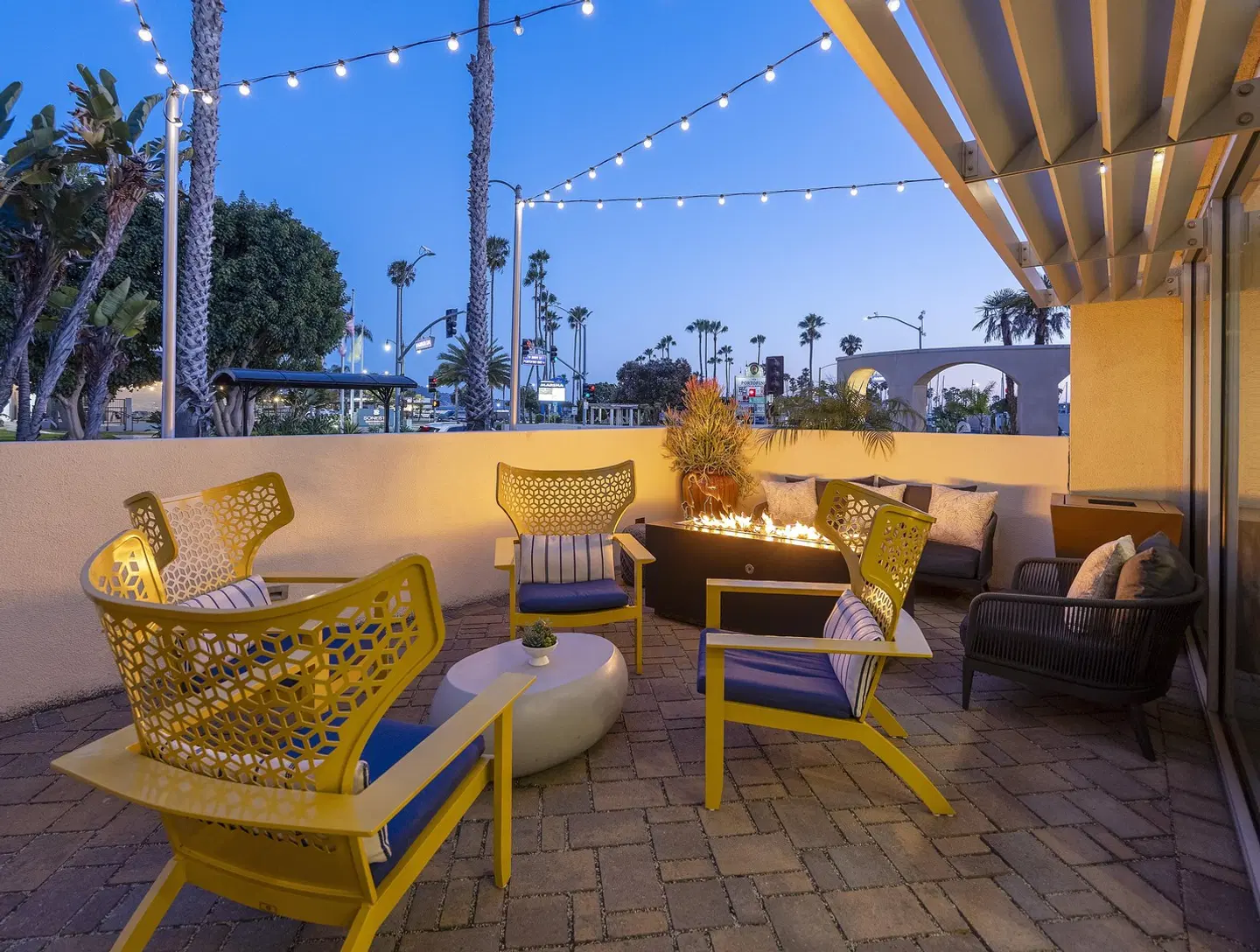 Redondo Beach Hotel, Tapestry Collection by Hilton Terrasse