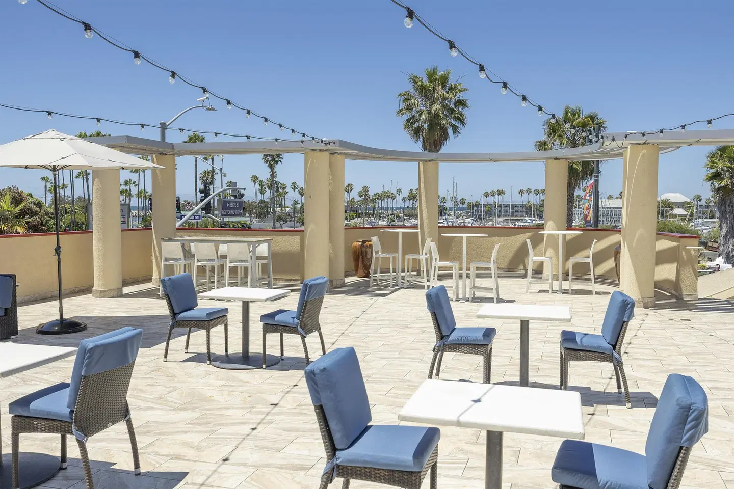 Redondo Beach Hotel, Tapestry Collection by Hilton Terrasse