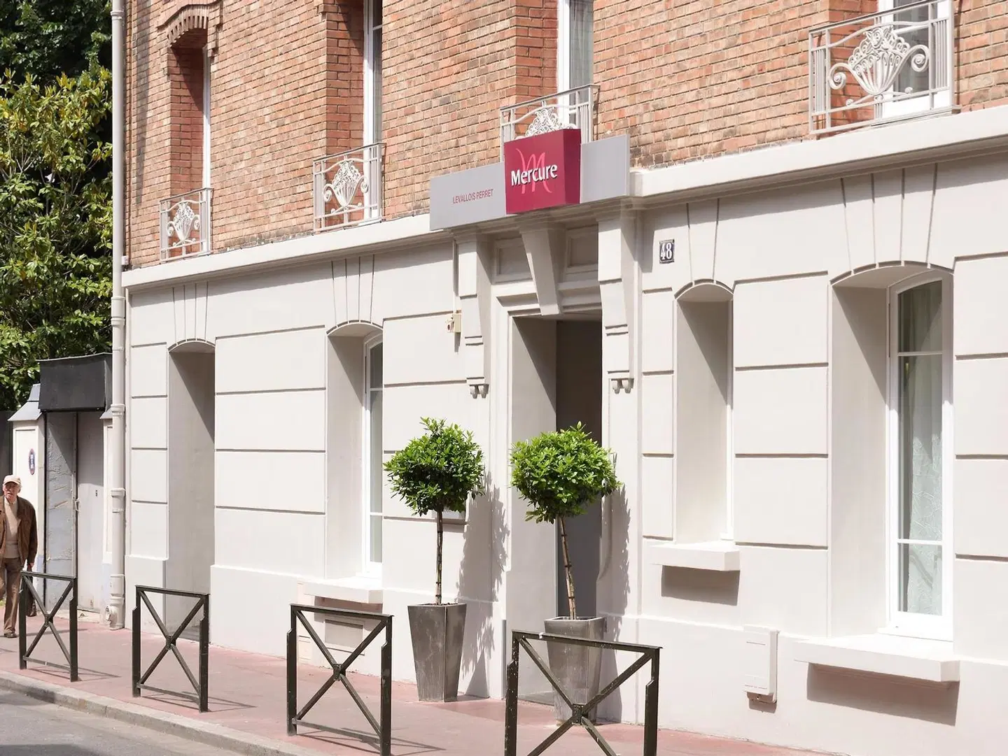 Mercure Paris Levallois Perret Hotel EXTERIOR