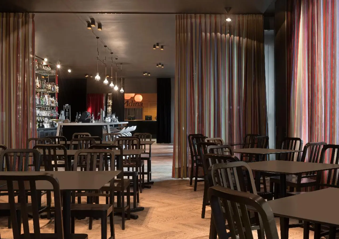 Adina Apartment Hotel Berlin Hackescher Markt Bar