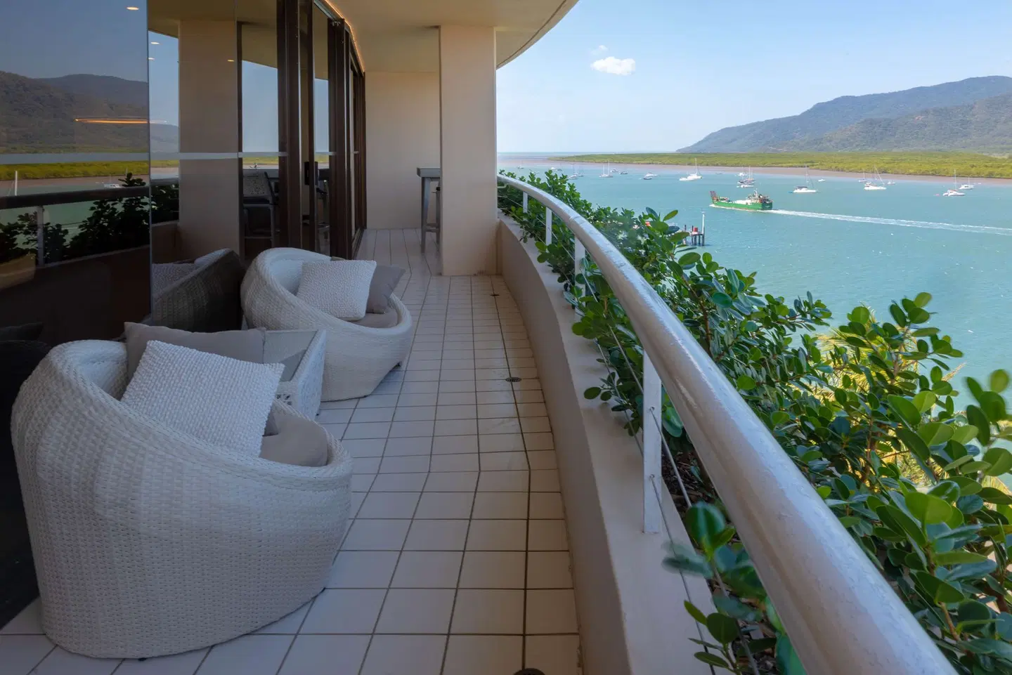Hilton Cairns Terrasse