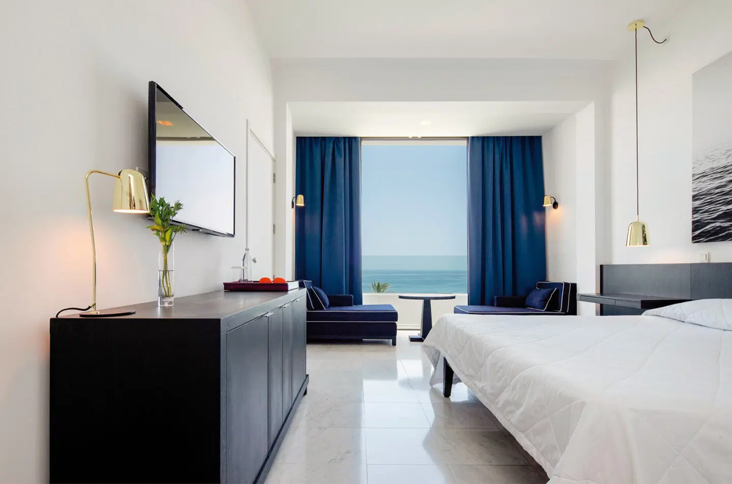 Almyra ROOM_EXAMPLE