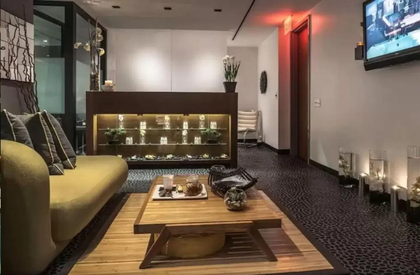 Sixty LES LOUNGE_LOBBY