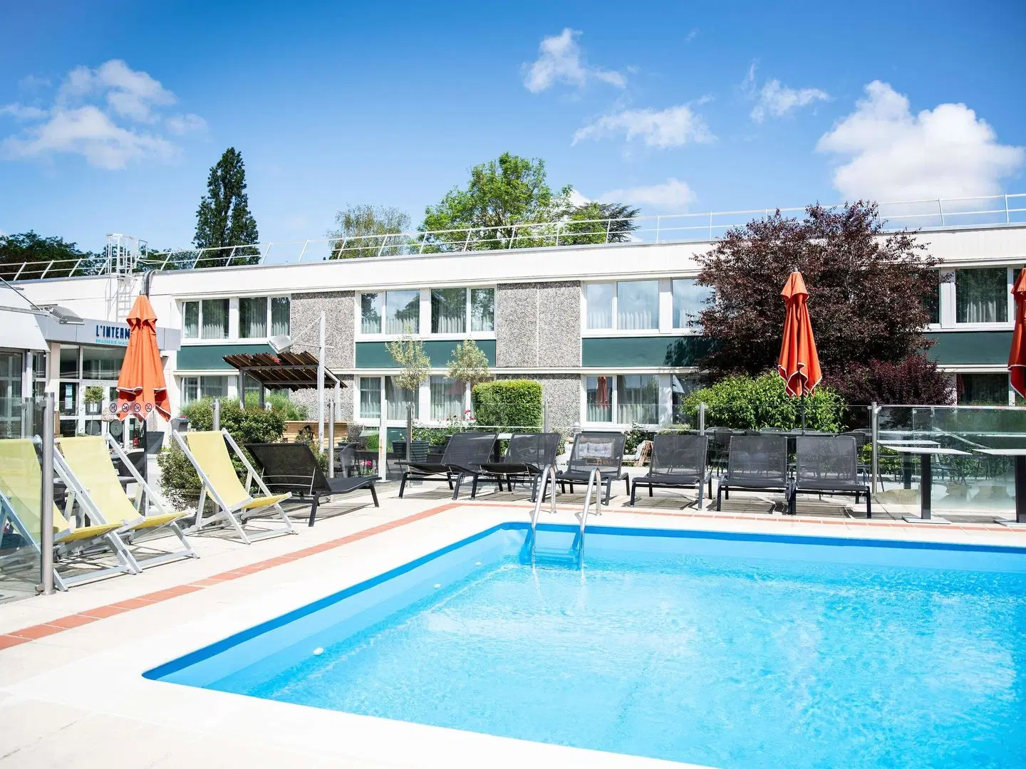 Novotel Evry Courcouronnes OUTDOOR_POOL