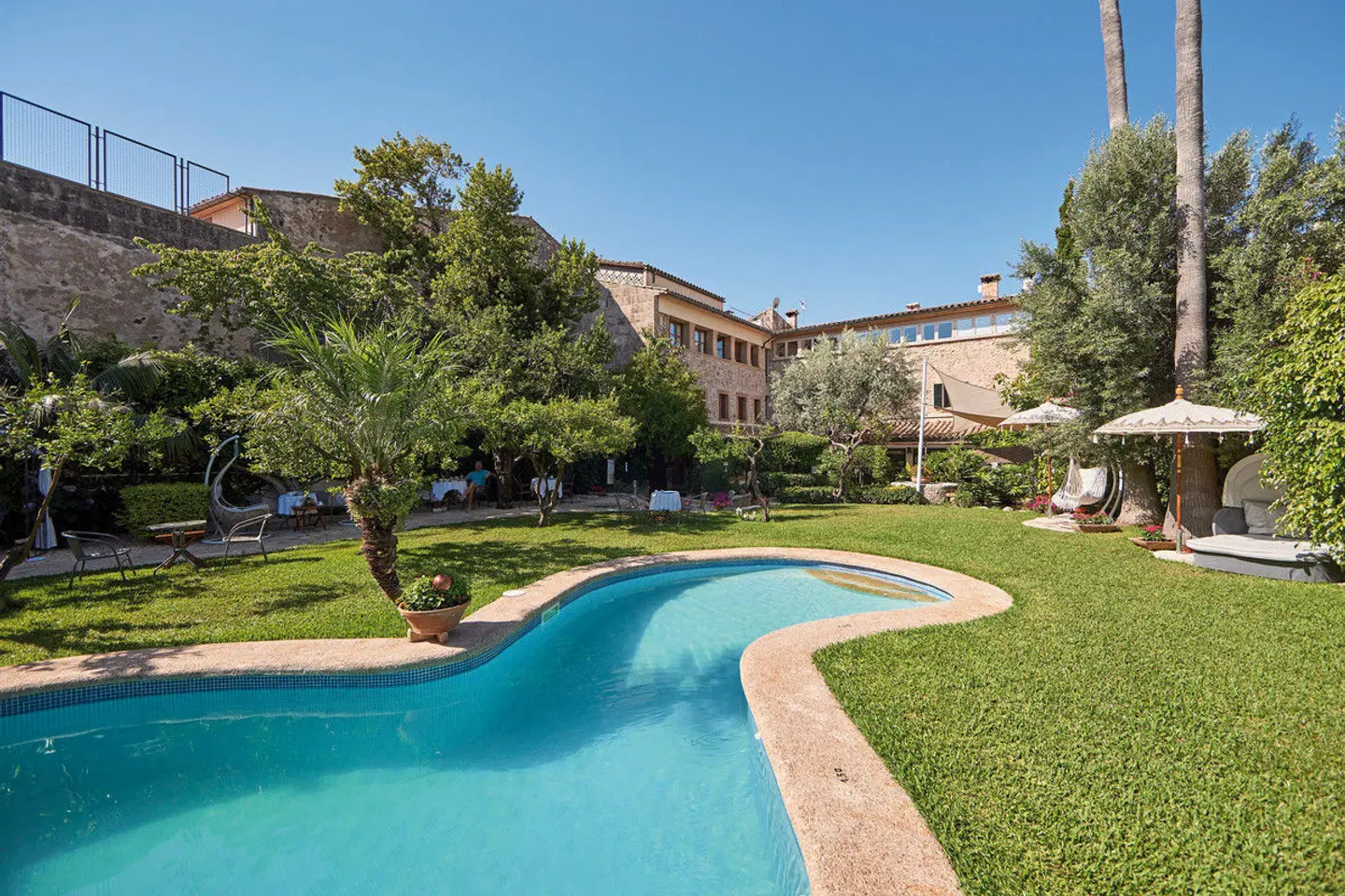 Son Sant Jordi OUTDOOR_POOL