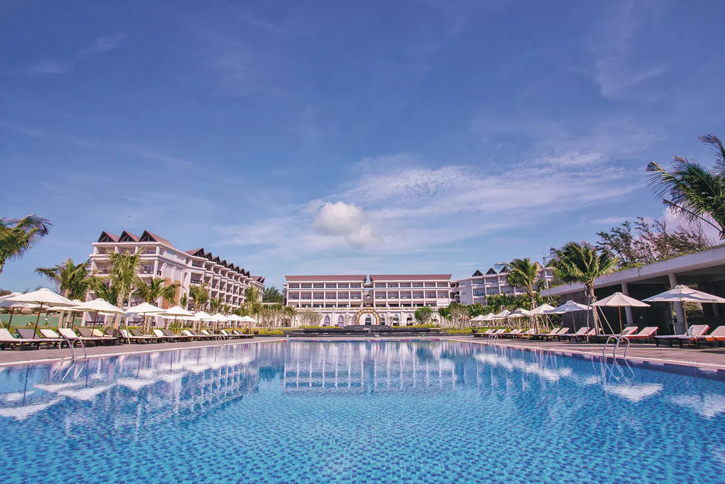 Vietnam Rundreise & Baden OUTDOOR_POOL