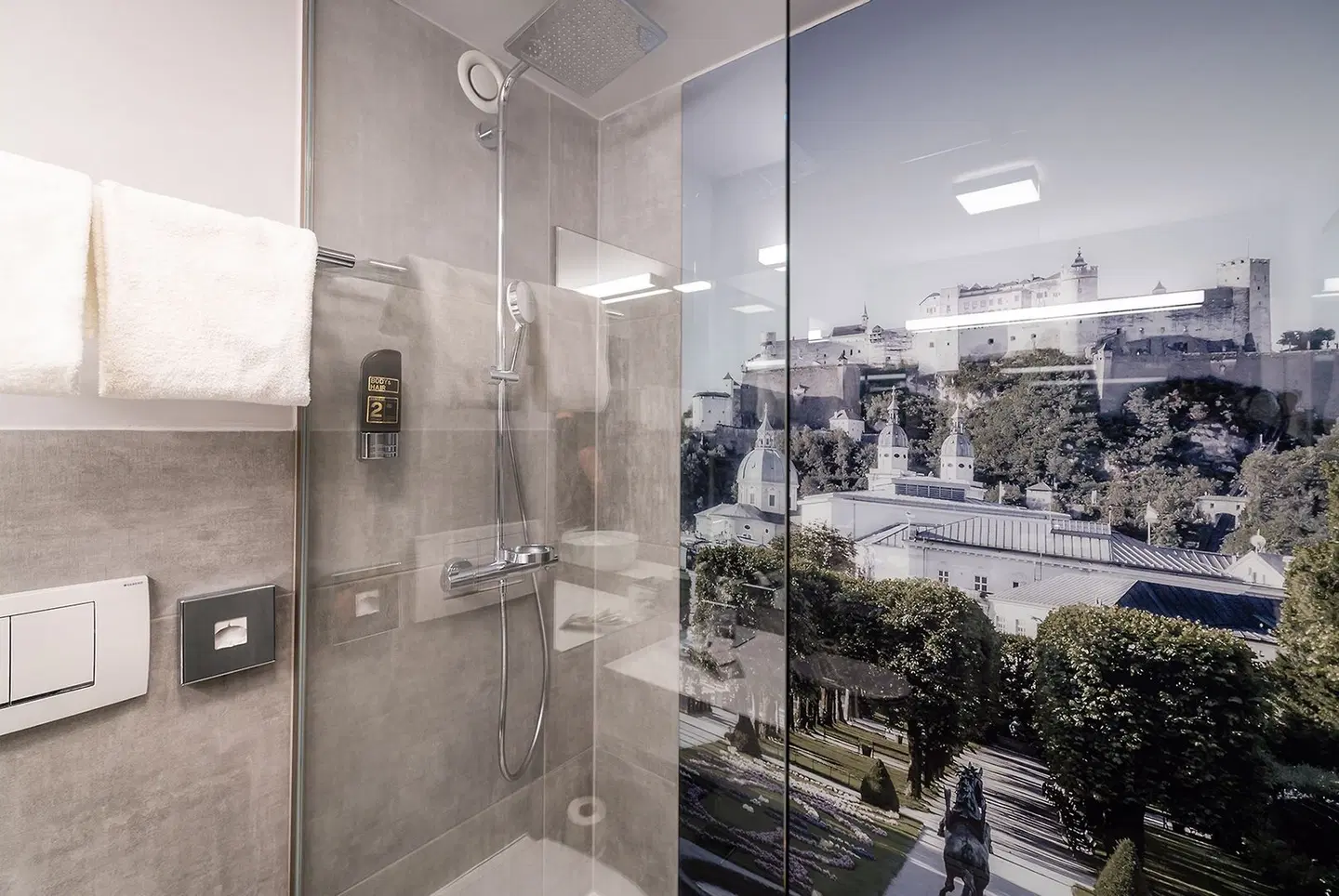 Plaza INN Salzburg Messe Badezimmer