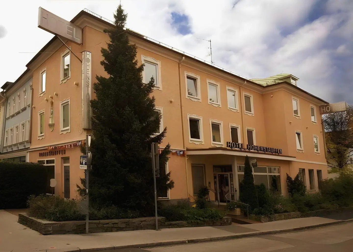 Hohenstauffen EXTERIOR