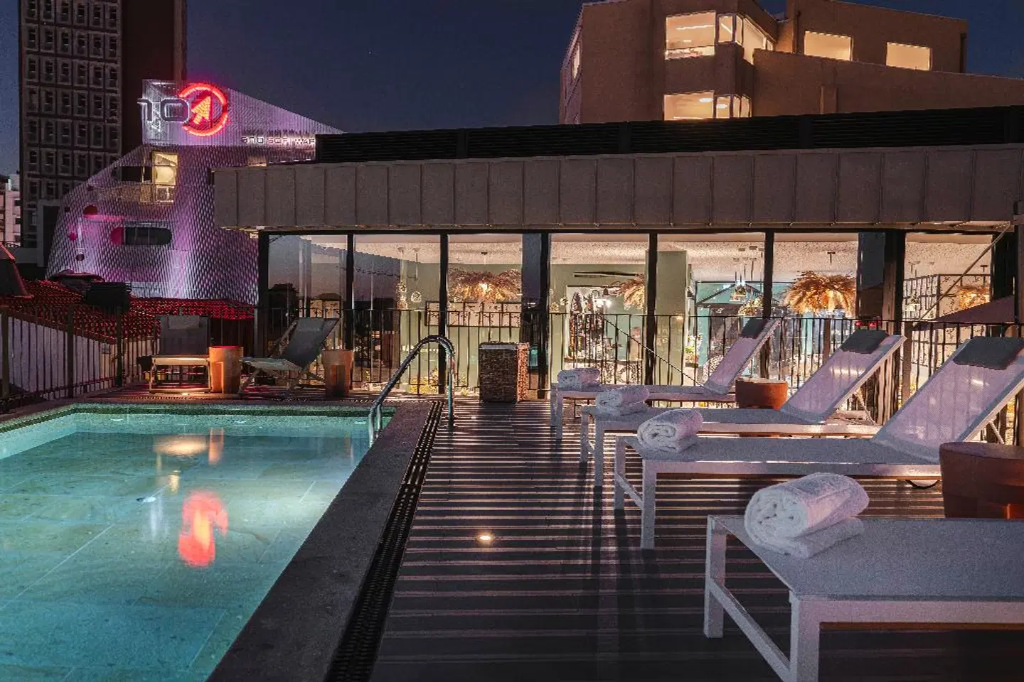 Hotel Vincci Bonjardim OUTDOOR_POOL