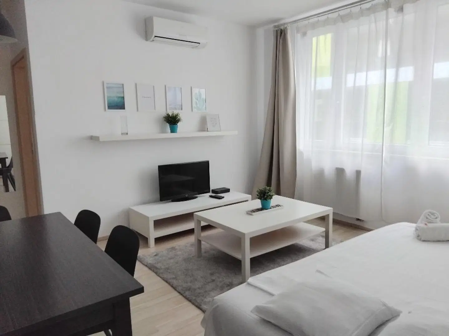 Corvin Center Suites ROOM_EXAMPLE