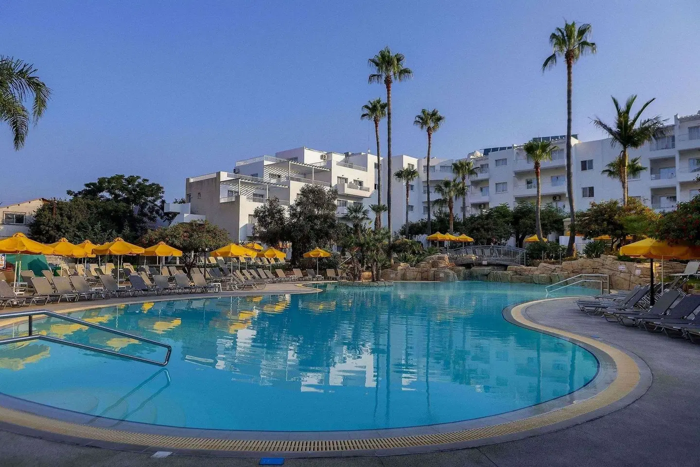 Mayfair Hotel OUTDOOR_POOL