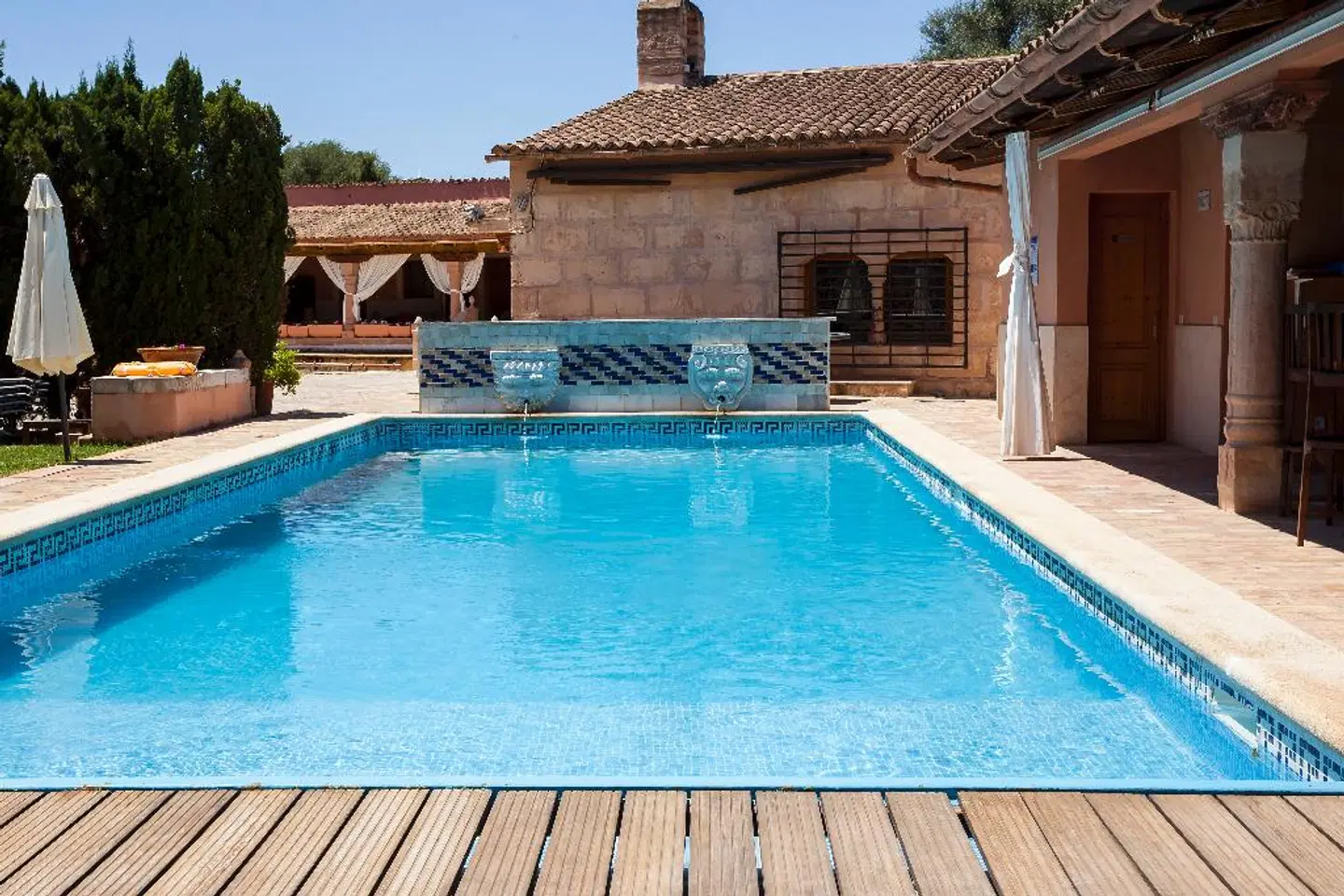 Finca Agroturismo Es Revellar Art Resort OUTDOOR_POOL