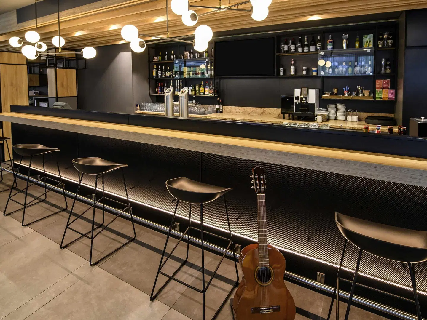 ibis Munich City West Bar