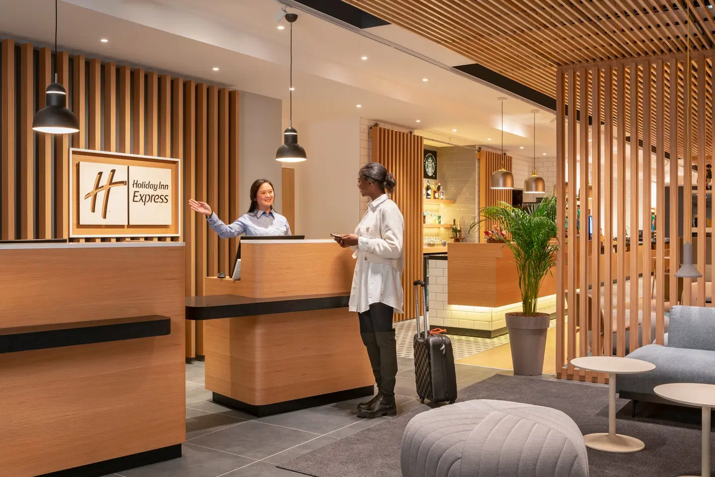 Holiday Inn Express Marne La Vallee Val D Europe by IHG LOUNGE_LOBBY