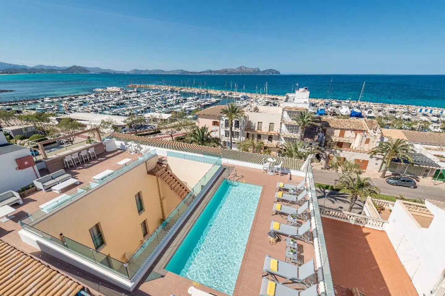 Llaut Boutique OUTDOOR_POOL