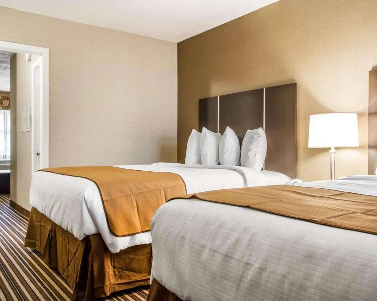 Quality Inn & Suites ROOM_EXAMPLE