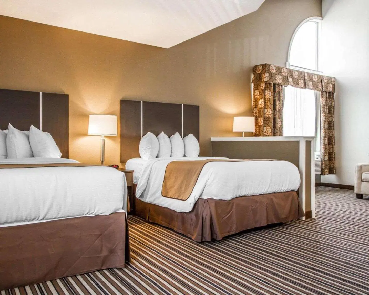 Quality Inn & Suites ROOM_EXAMPLE