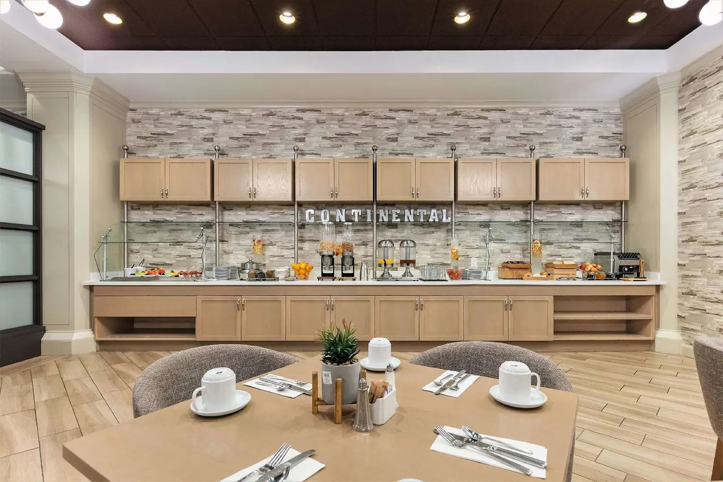 DoubleTree by Hilton San Diego-Mission Valley Bar