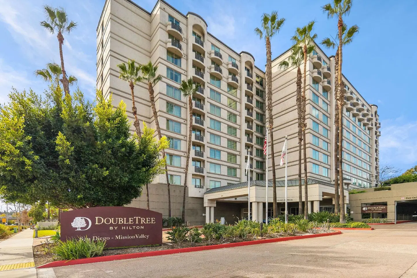DoubleTree by Hilton San Diego-Mission Valley EXTERIOR
