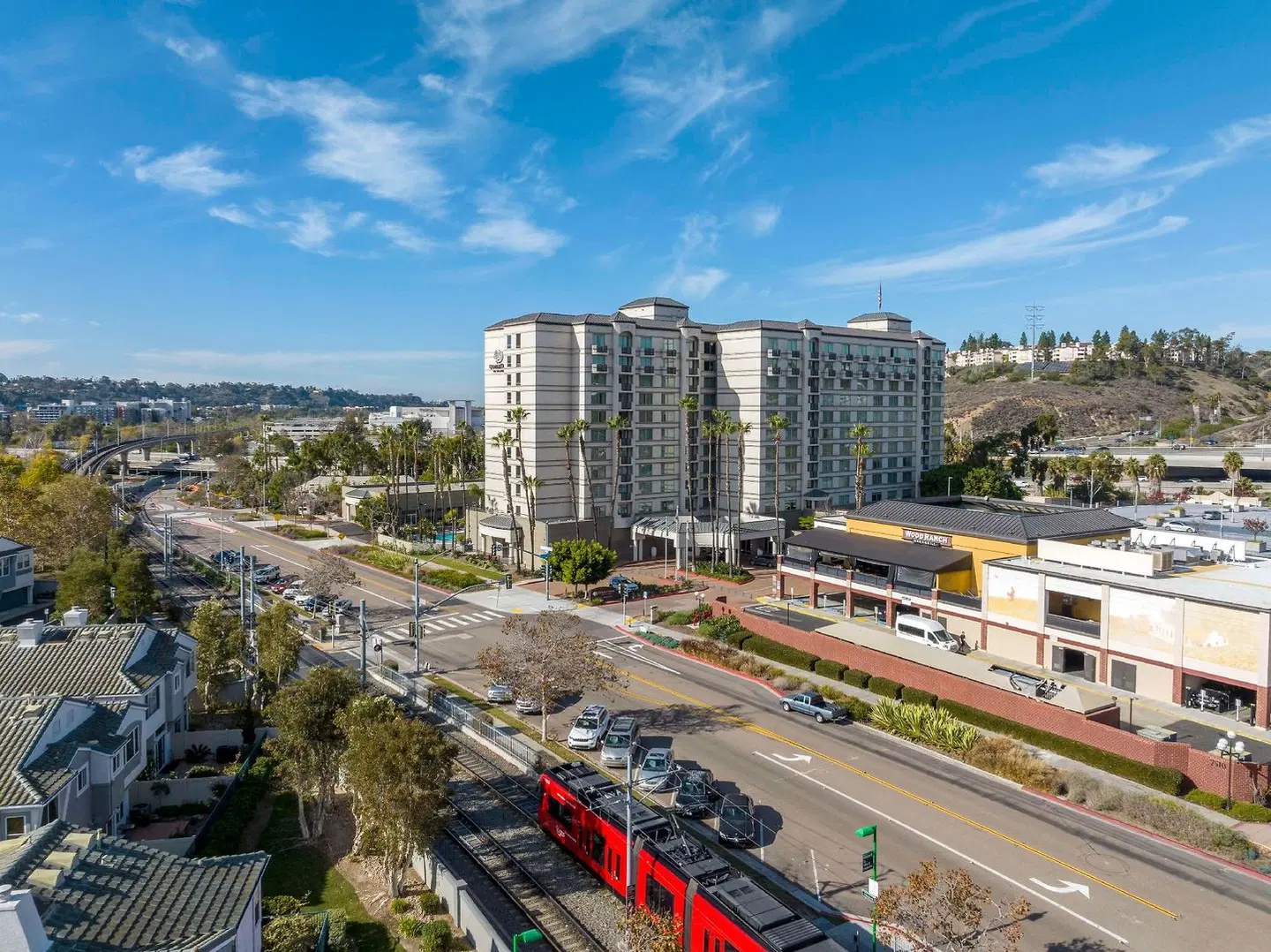 DoubleTree by Hilton San Diego-Mission Valley EXTERIOR
