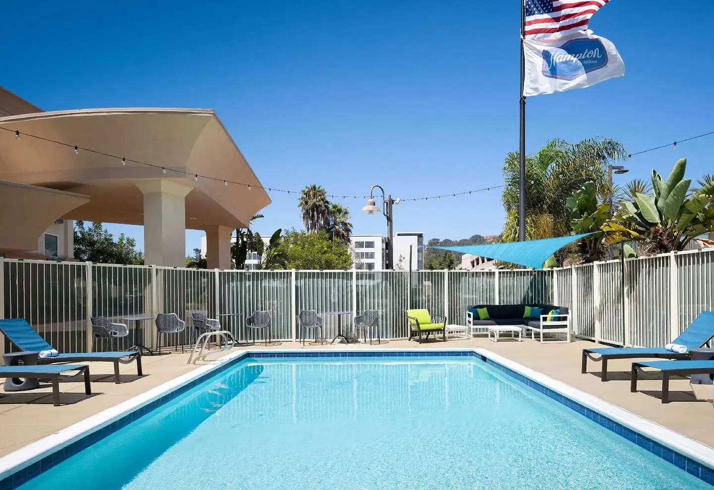 Hampton Inn San Diego/Del Mar OUTDOOR_POOL