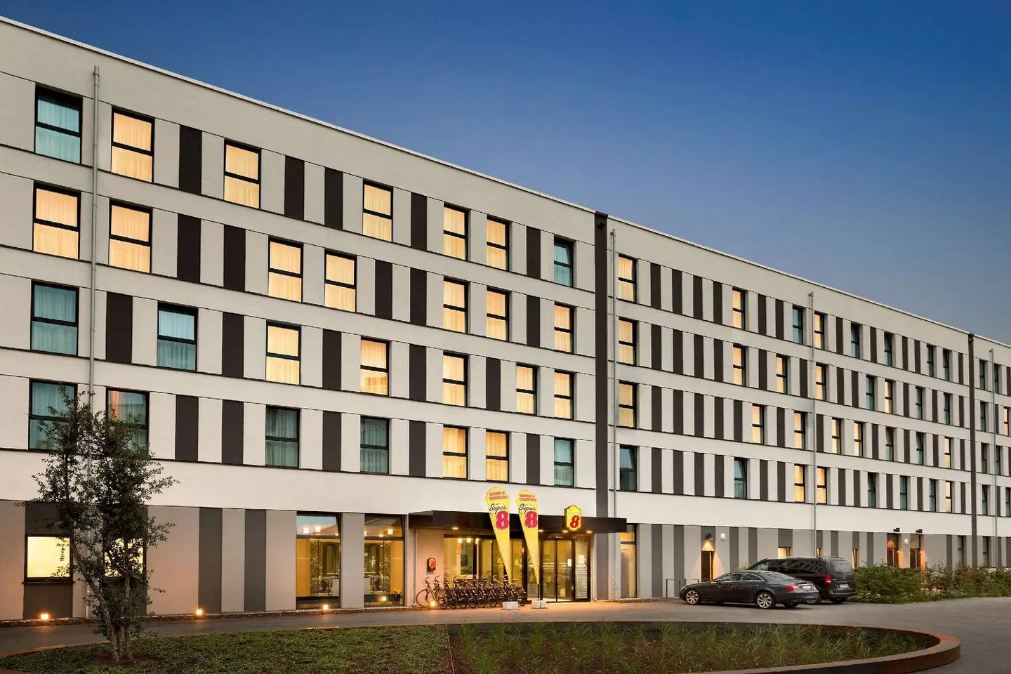 Super 8 by Wyndham Freiburg EXTERIOR