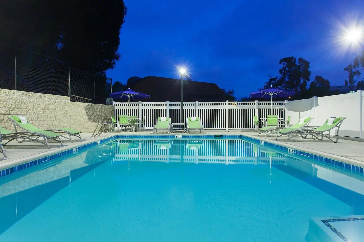 Holiday Inn Express Mira Mesa-San Diego by IHG OUTDOOR_POOL