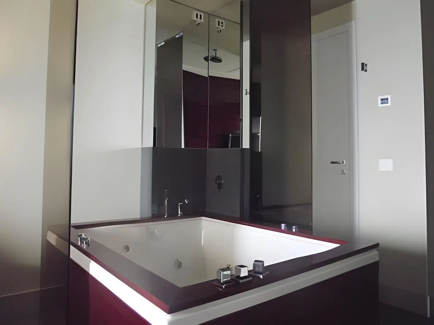 Main Palace Hotel Badezimmer