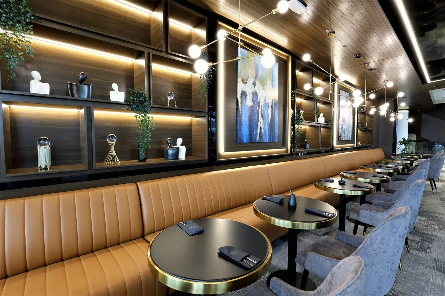Grand Plaza Hotel and Congress Centre Bar