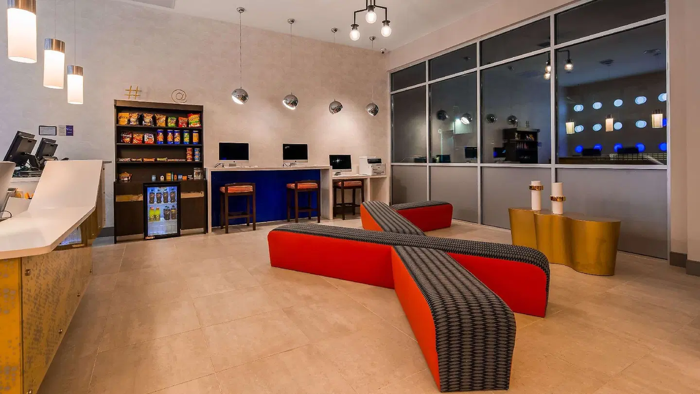 GLo Best Western Brooklyn NYC LOUNGE_LOBBY
