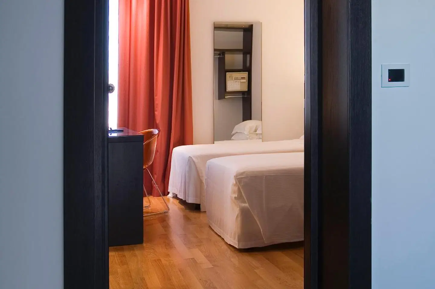 Card International Hotel ROOM_EXAMPLE