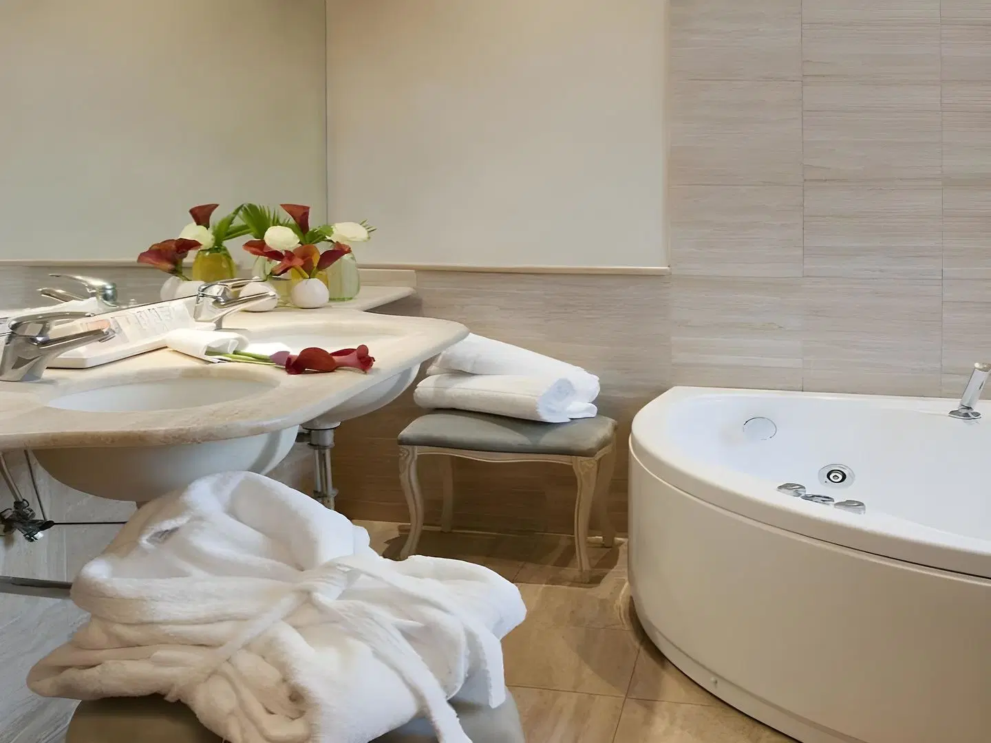 Hotel Alpi Badezimmer