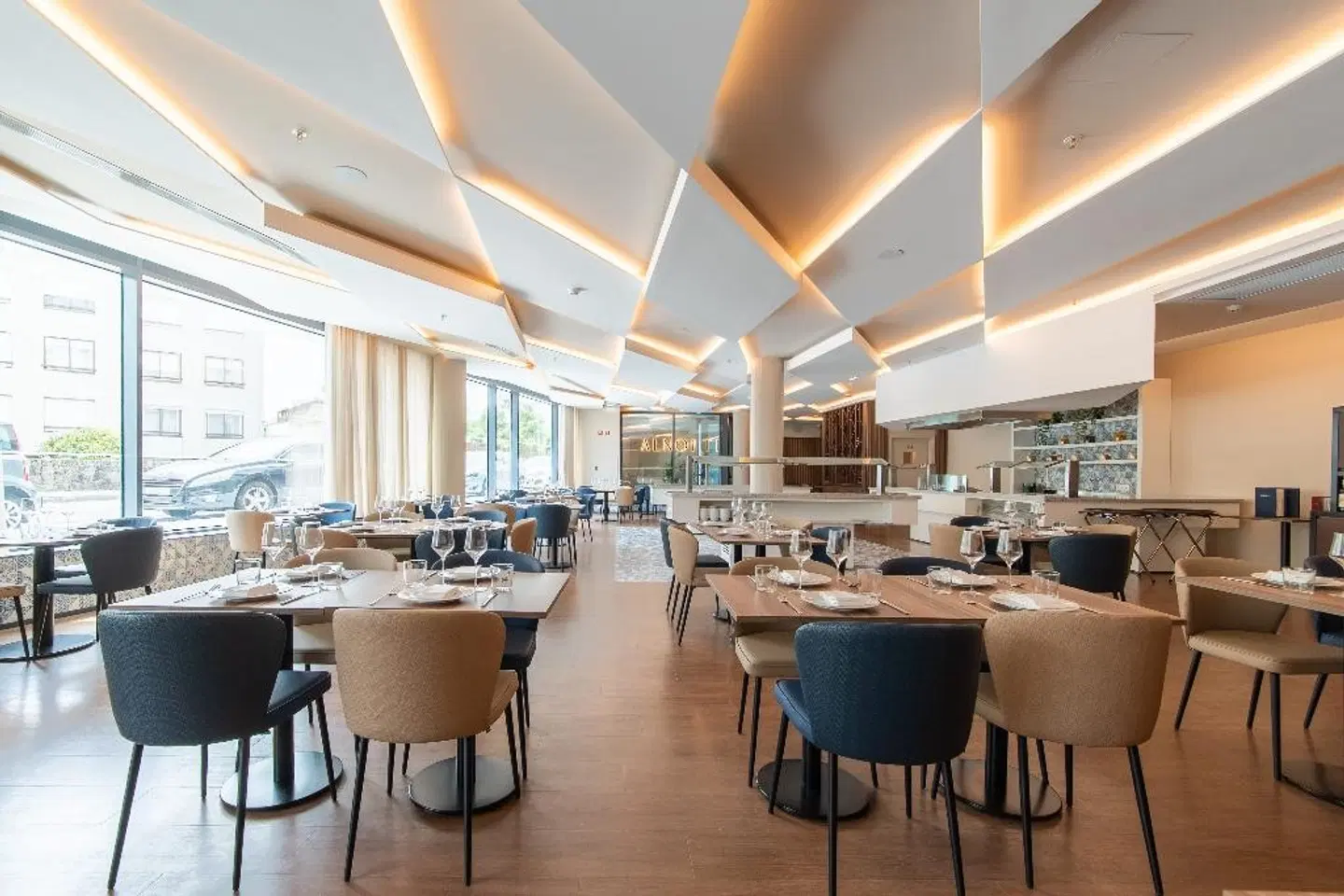 Jupiter Porto Hotel - Rooftop & Spa Restaurant