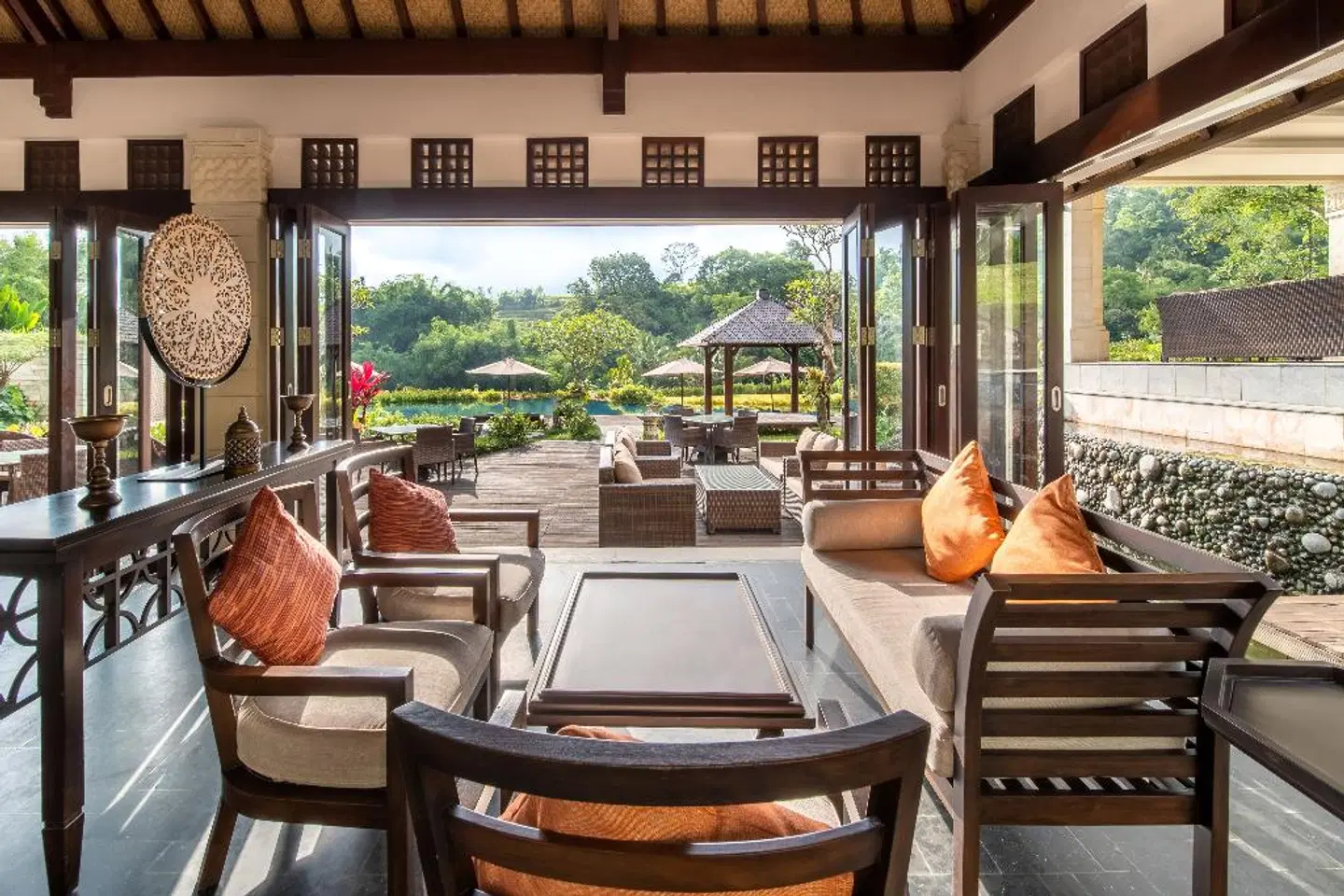 Homm Saranam Baturiti Terrasse