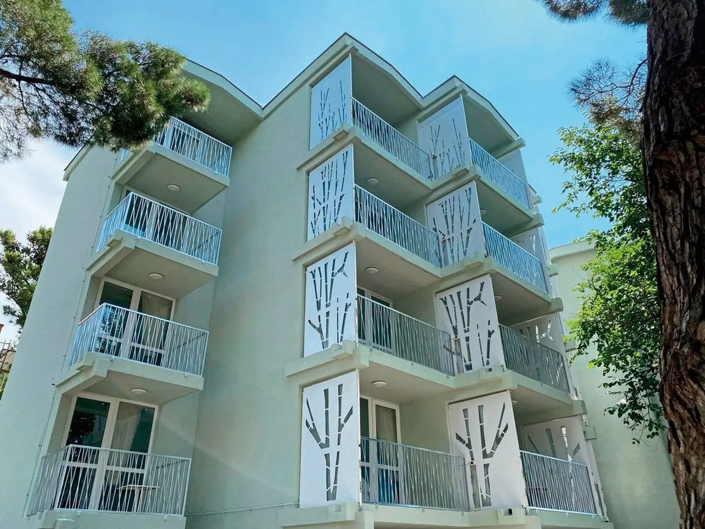 Slaven EXTERIOR